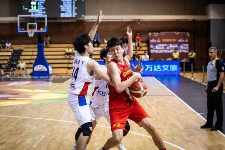 U19男篮世界杯中国队击败韩国队赢得二连胜